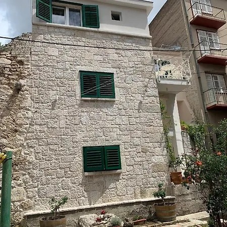 Karmelita's Place 4*