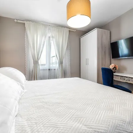 Karmelita's Place Šibenik