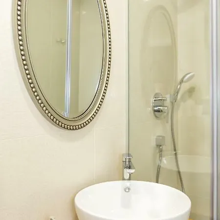 게스트하우스 Karmelita's Place 4*