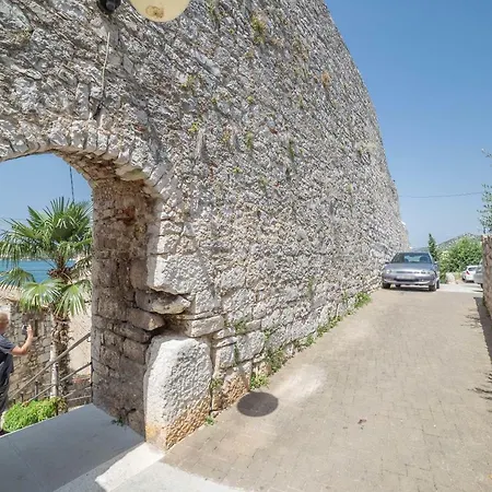 Karmelita's Place Gostinjska kuća