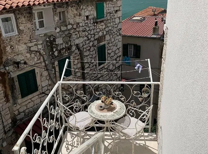 Karmelita's Place 4*