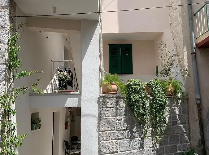 Karmelita's Place Гостевой дом Шибеник