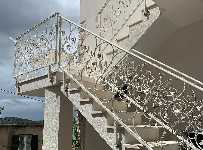 Karmelita's Place 4* Шибеник