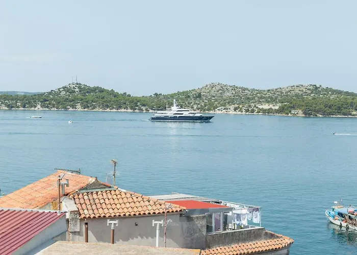 Karmelita's Place Гостевой дом Шибеник