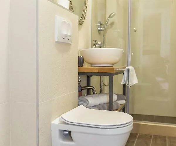 Karmelita's Place 시베니크