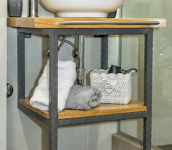 Karmelita's Place 4*