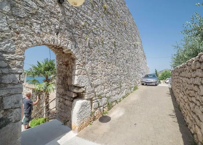 Karmelita's Place Guest house